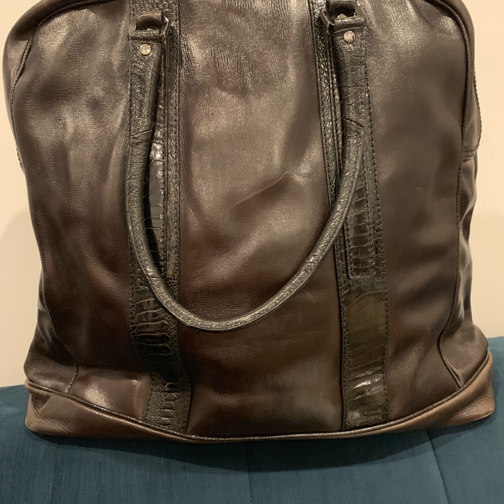 All Leather Burberry Weekend Bag - Picture 5 of 5